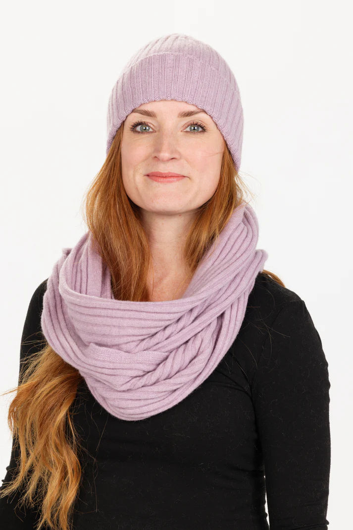 Ribbed Loop Scarf