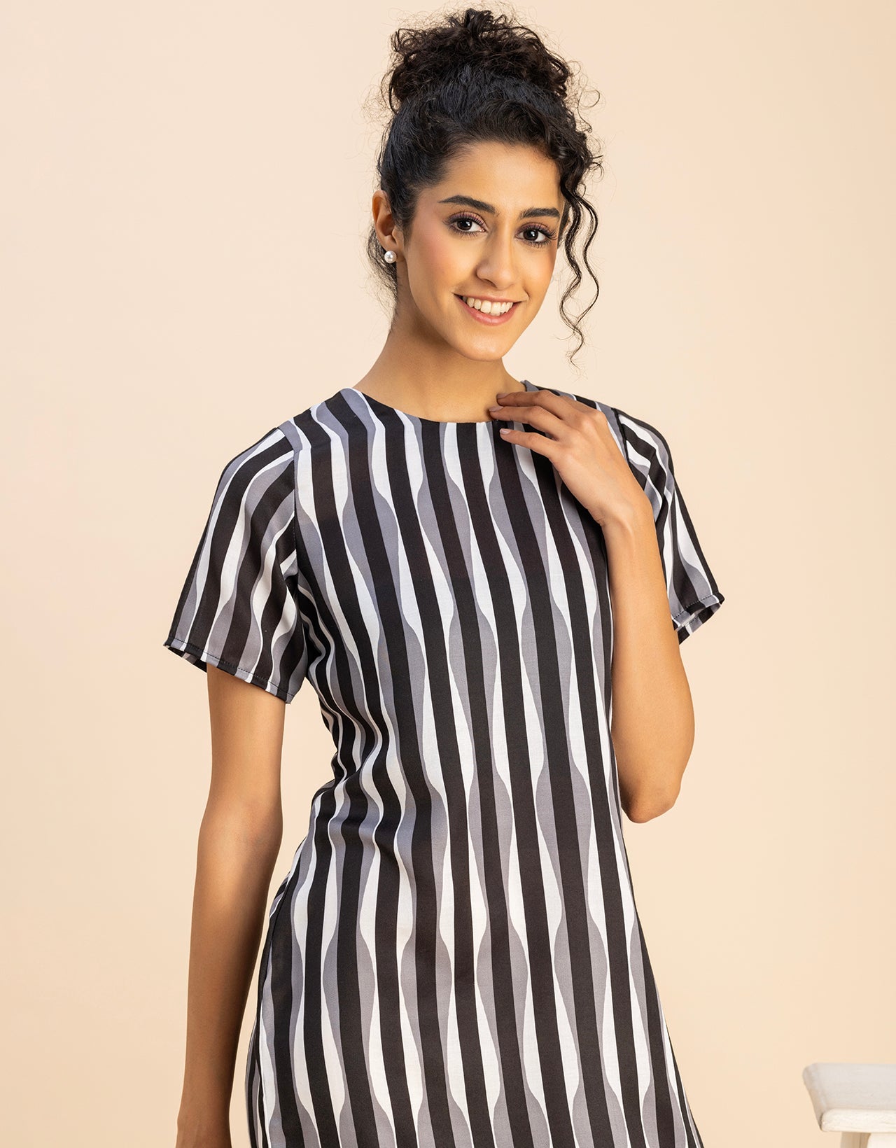 Short Sleeve Round Neck Printed Dress