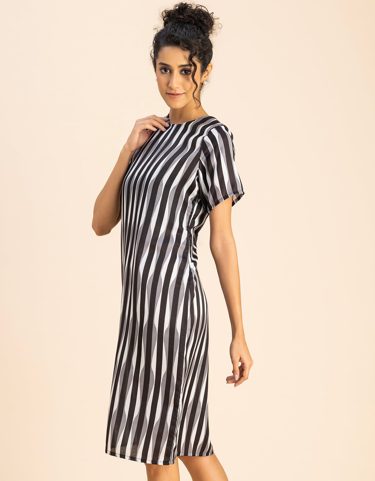 Short Sleeve Round Neck Printed Dress