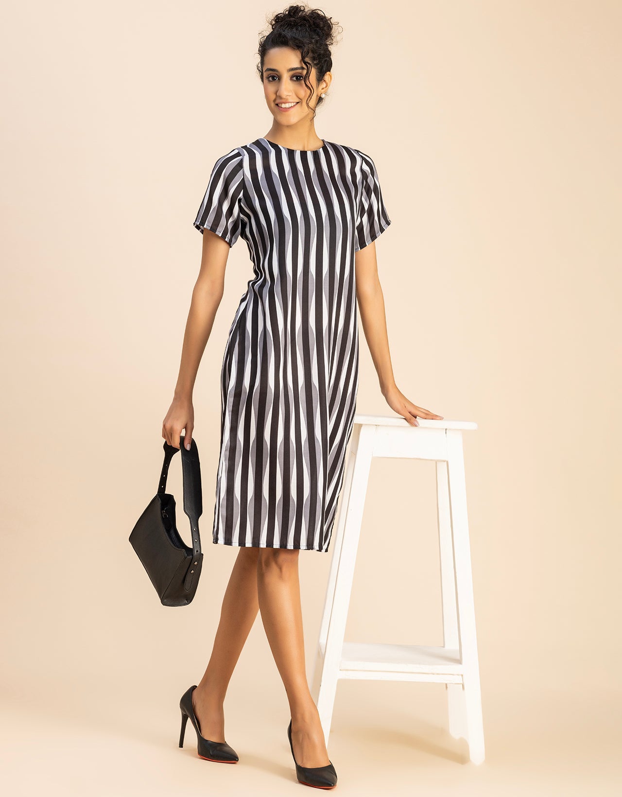 Short Sleeve Round Neck Printed Dress