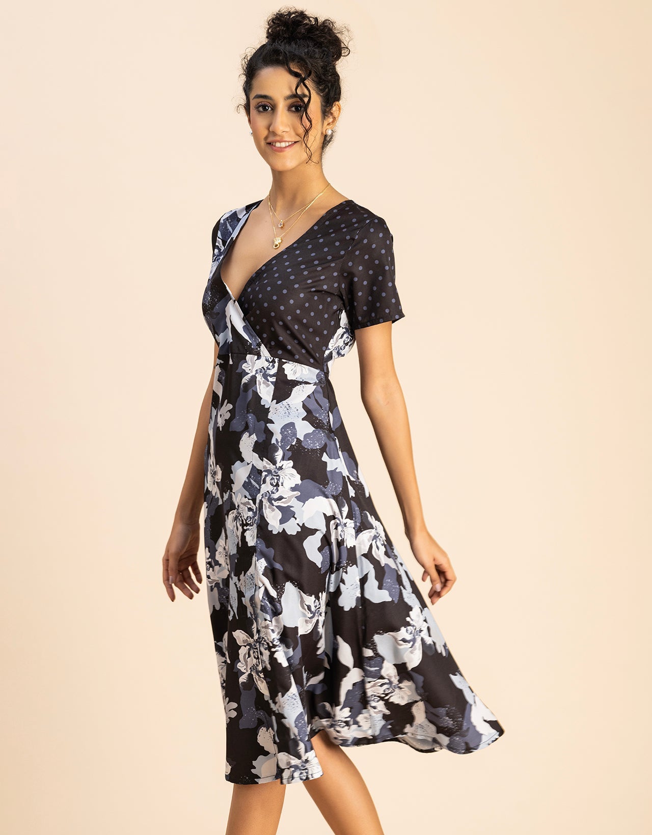 Short Sleeve V Neck A-Line Printed Dress