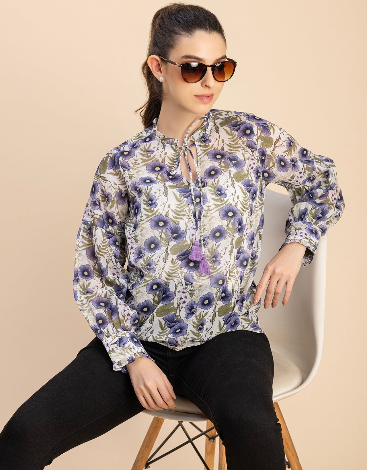 Fashionable V Neck/Tie Up Neck Top
