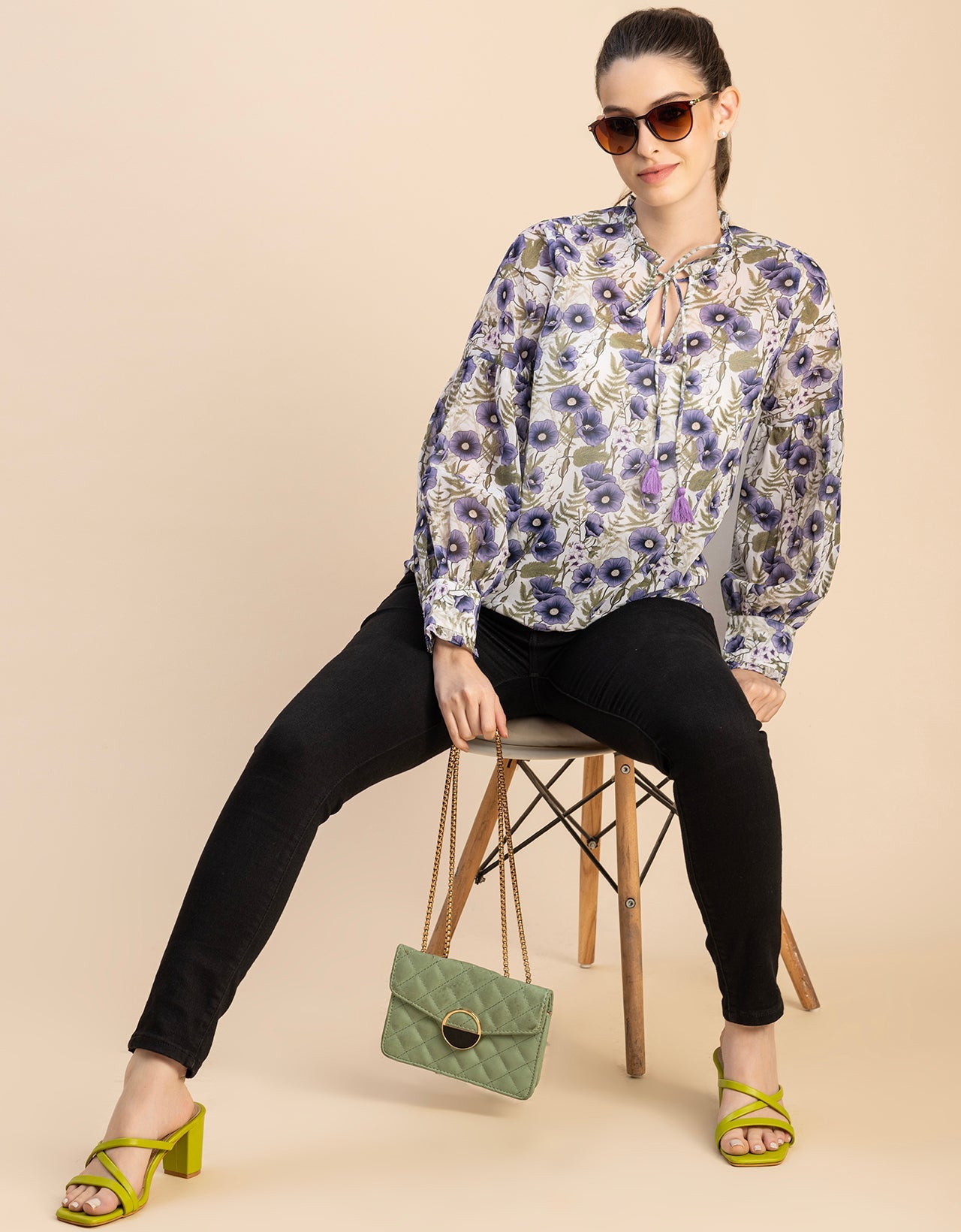 Fashionable V Neck/Tie Up Neck Top