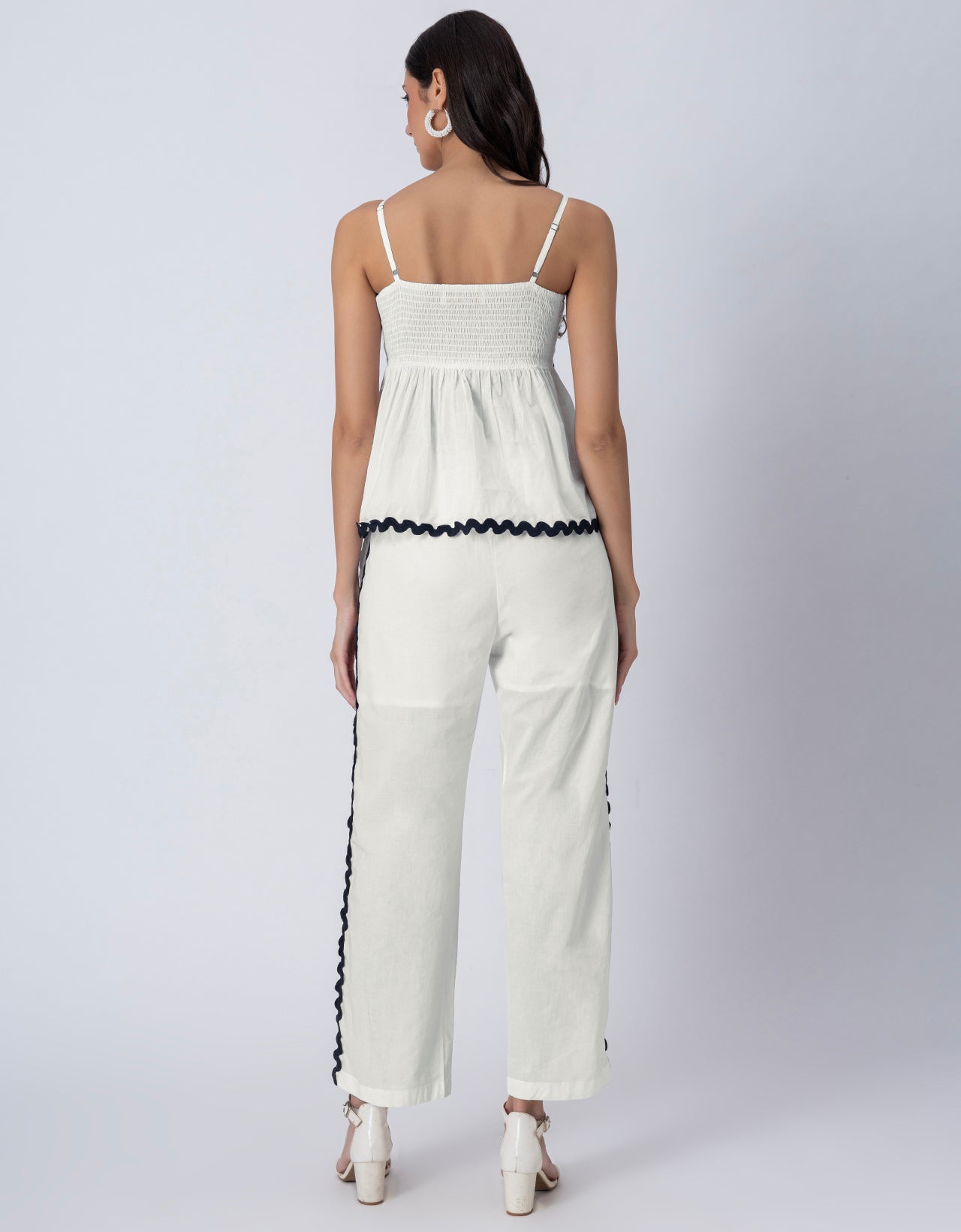 Sleeveless Elegance with Zigzag Lace & Pocketed Co-ord Set