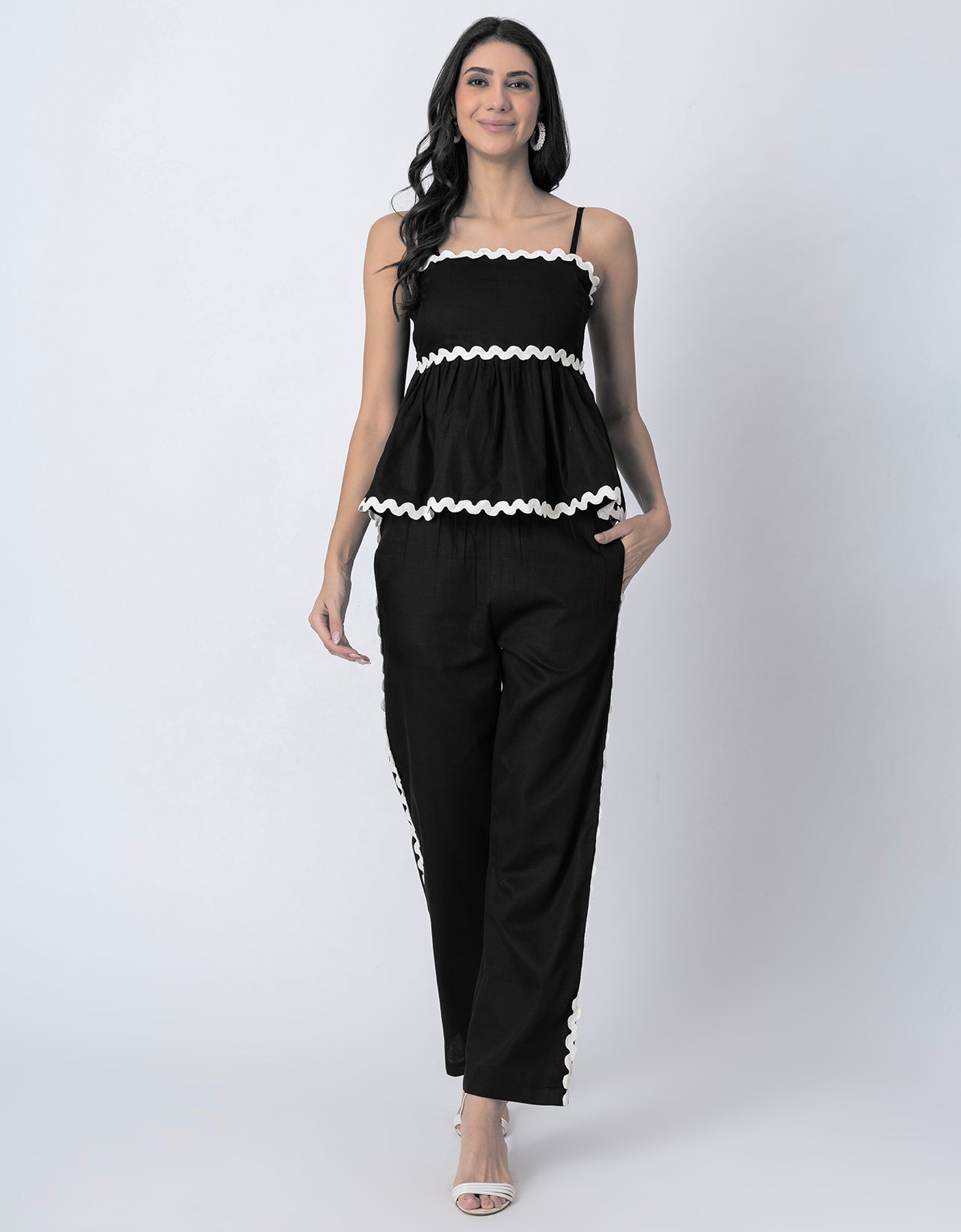 Sleeveless Elegance with Zigzag Lace & Pocketed Co-ord Set
