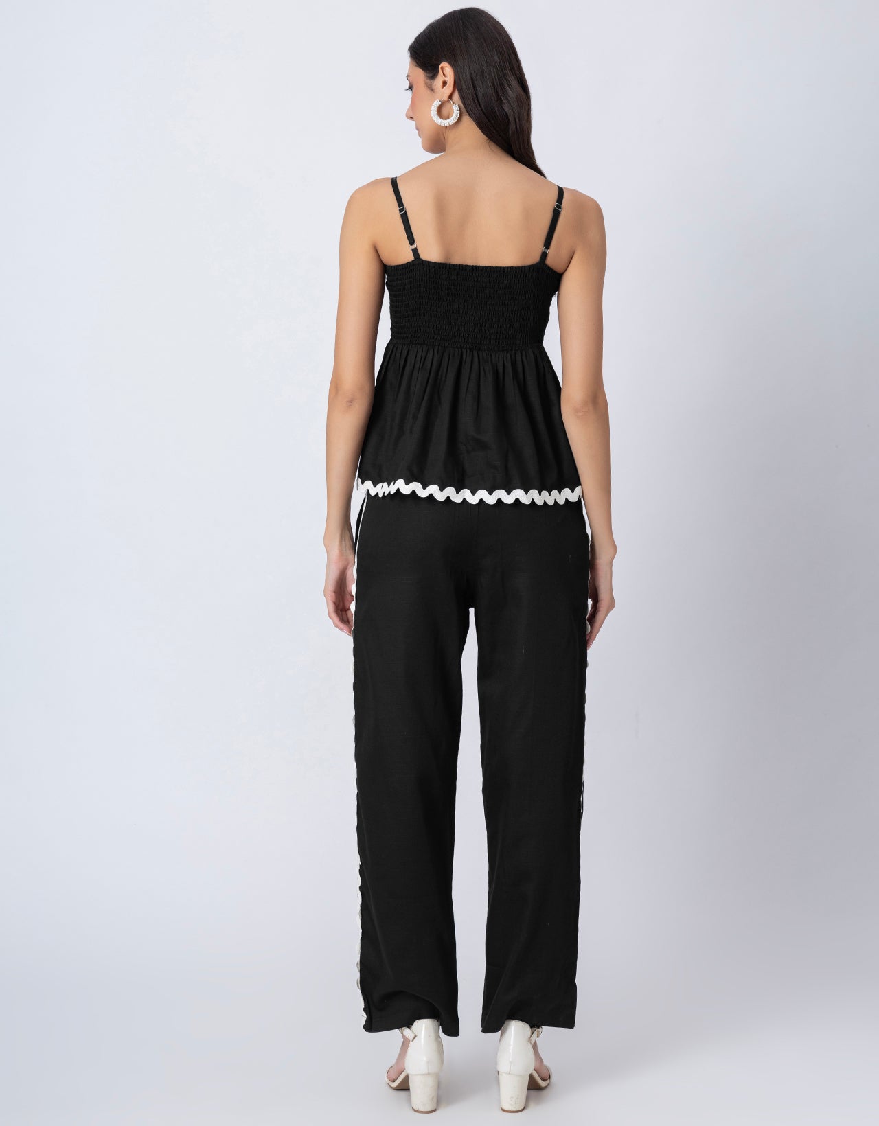 Sleeveless Elegance with Zigzag Lace & Pocketed Co-ord Set