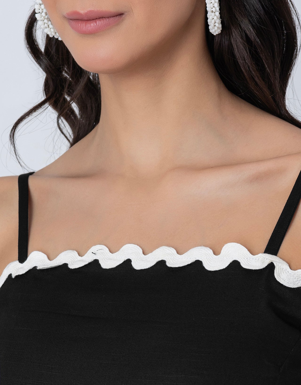 Sleeveless Elegance with Zigzag Lace & Pocketed Co-ord Set