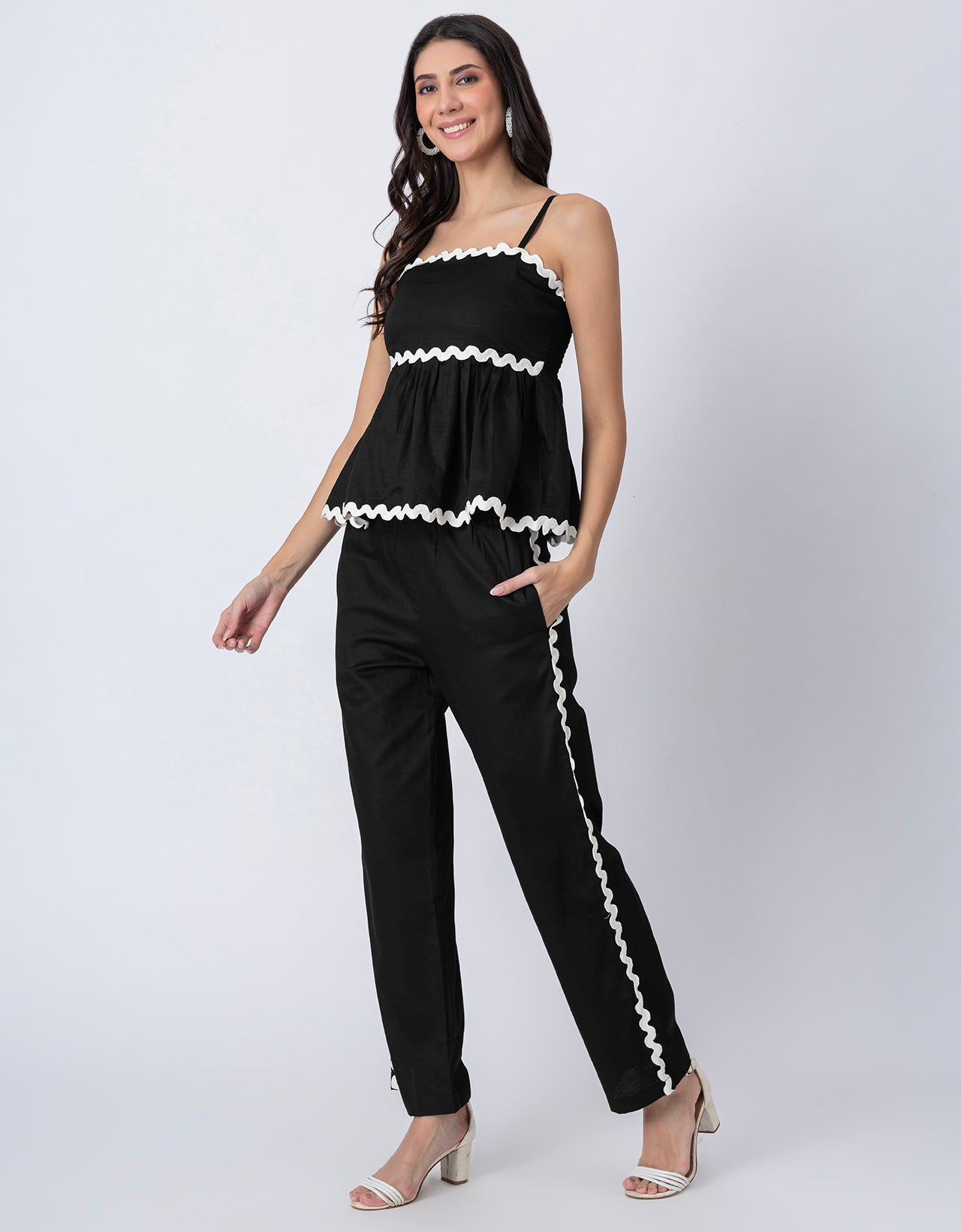 Sleeveless Elegance with Zigzag Lace & Pocketed Co-ord Set