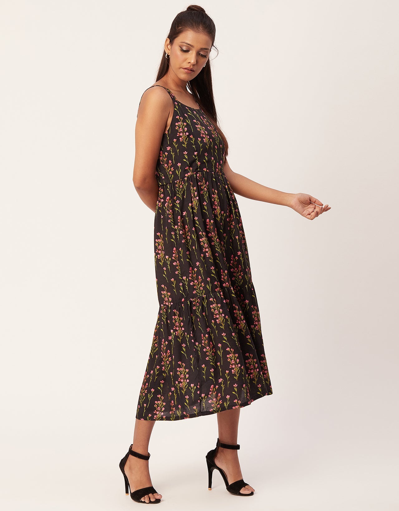 Sleeveless Chic Dress, Square Midi