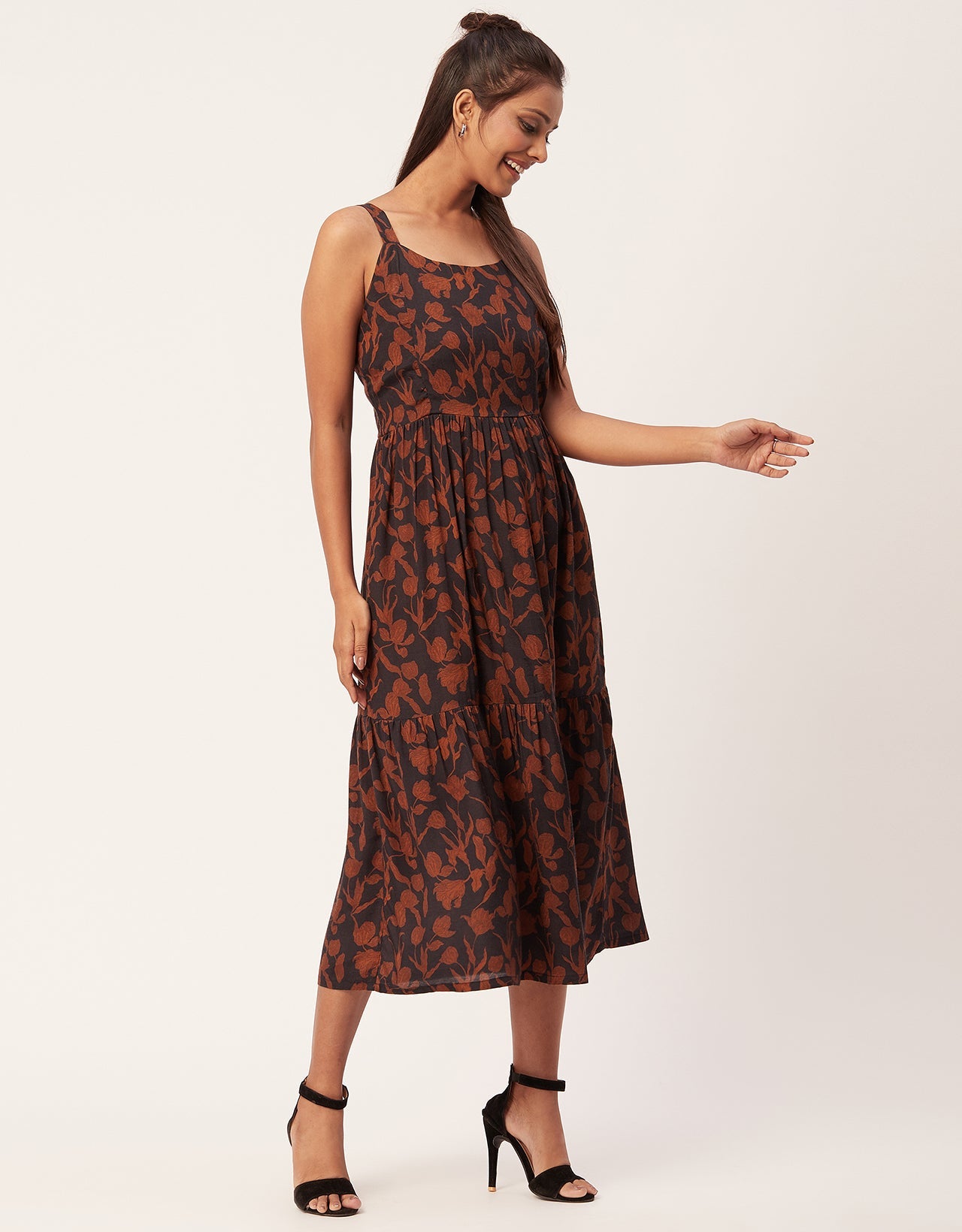 Sleeveless Chic Dress, Square Midi