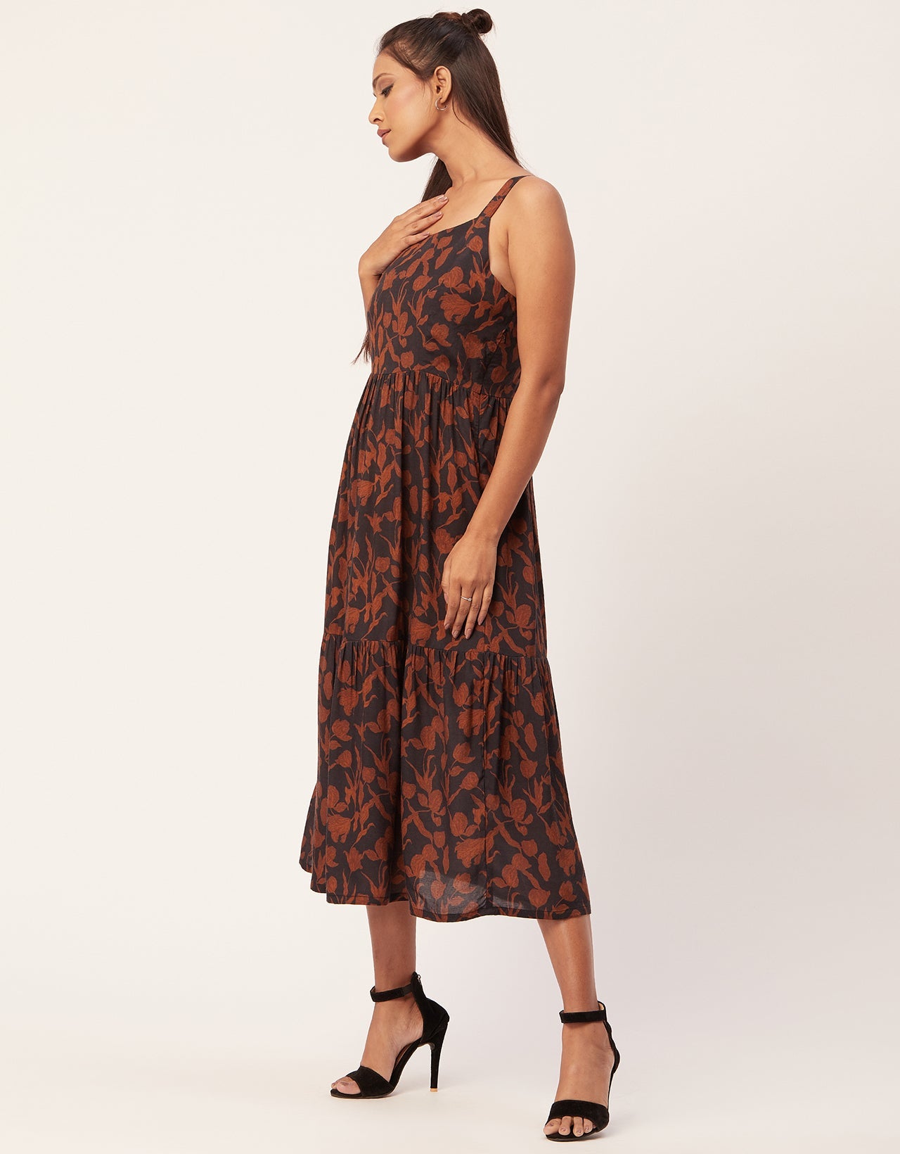 Sleeveless Chic Dress, Square Midi