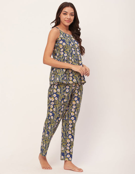 Sleeveless Nightsuit Set