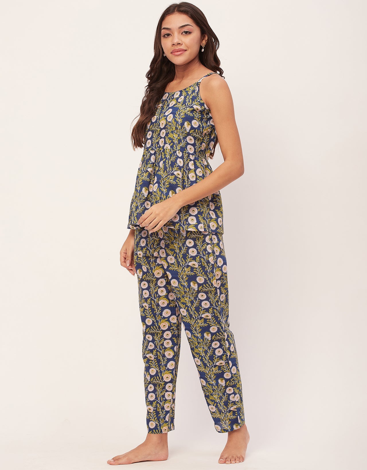 Sleeveless Nightsuit Set