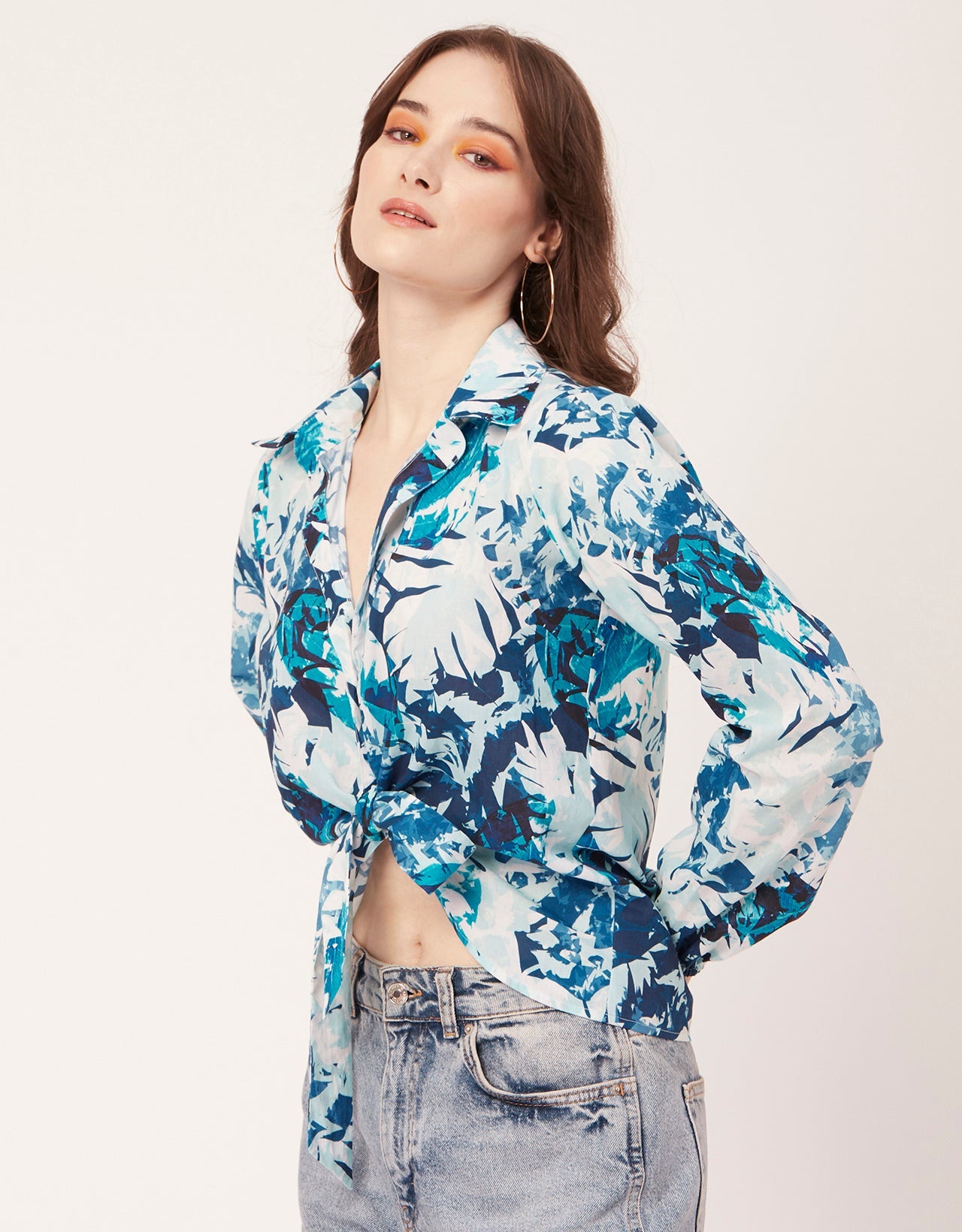 Full Sleeve Knot Crop Top