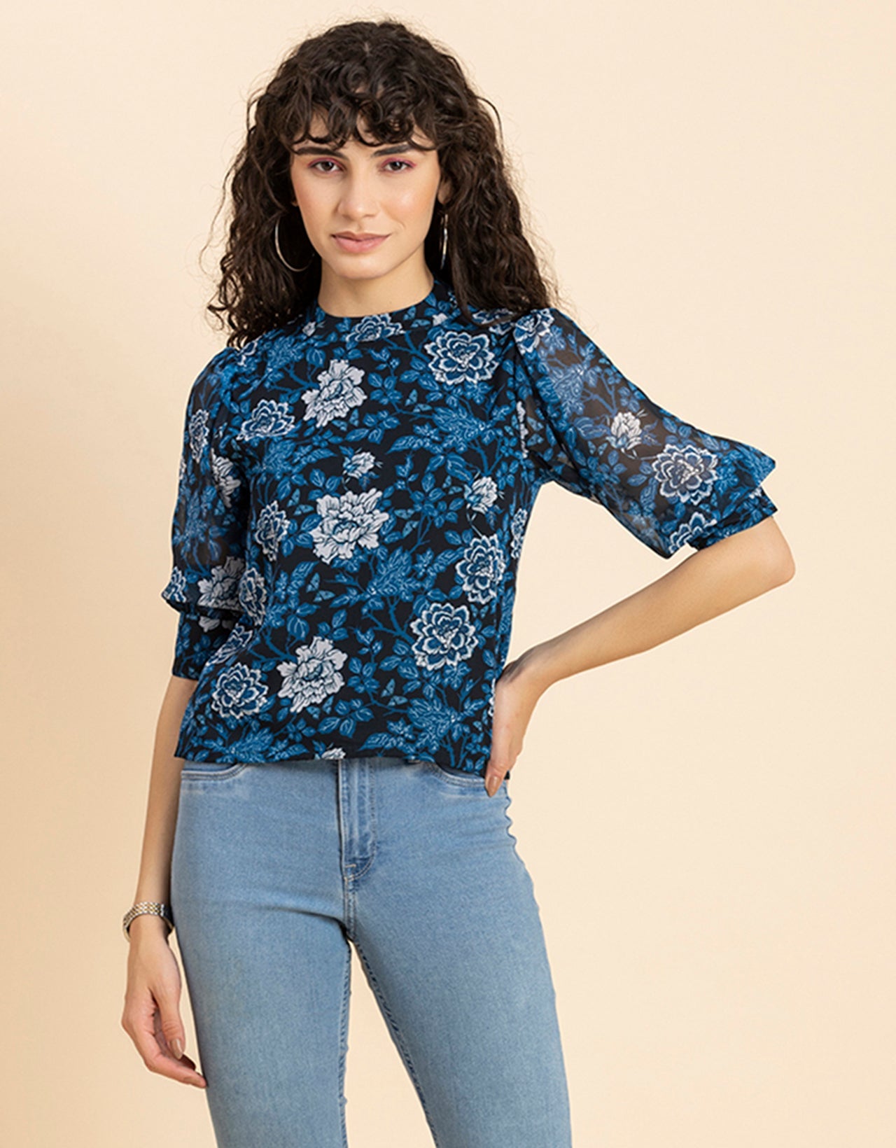 Turtle Neck Quarter Sleeves