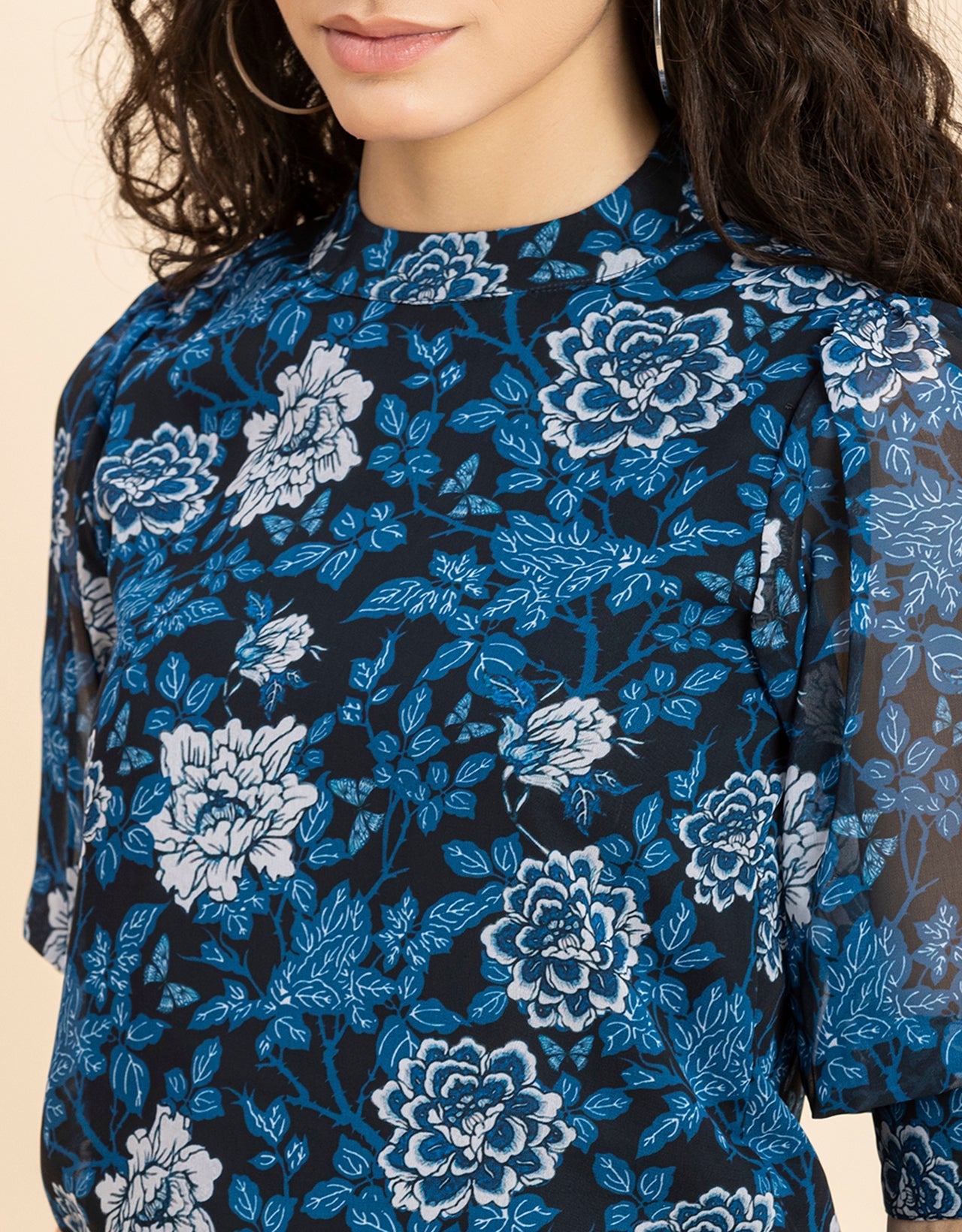 Turtle Neck Quarter Sleeves