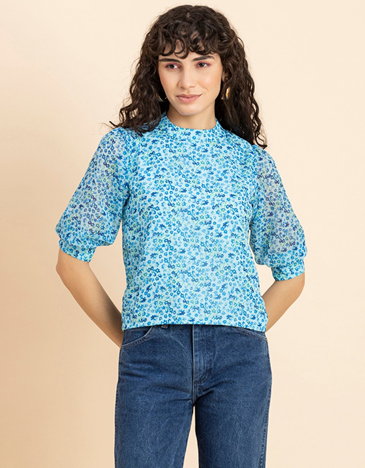 Turtle Neck Quarter Sleeves