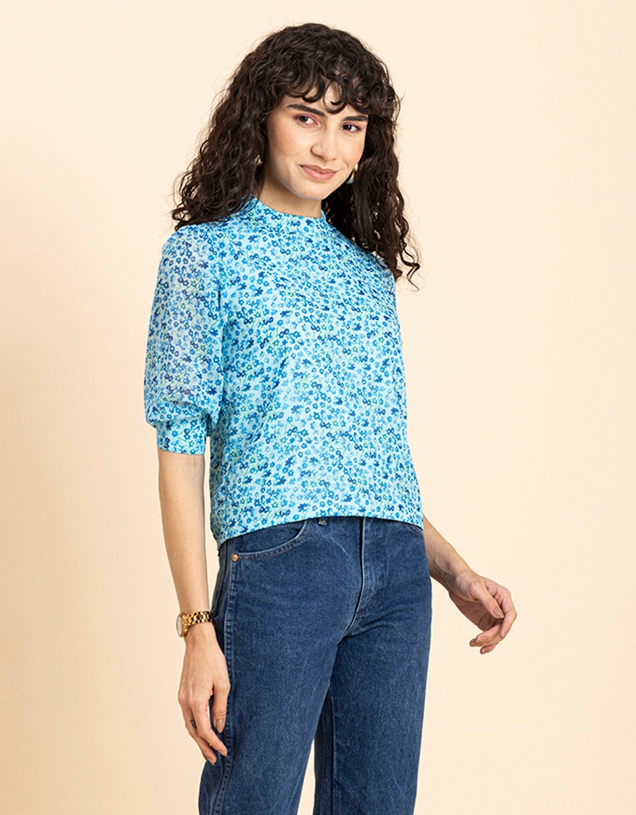 Turtle Neck Quarter Sleeves