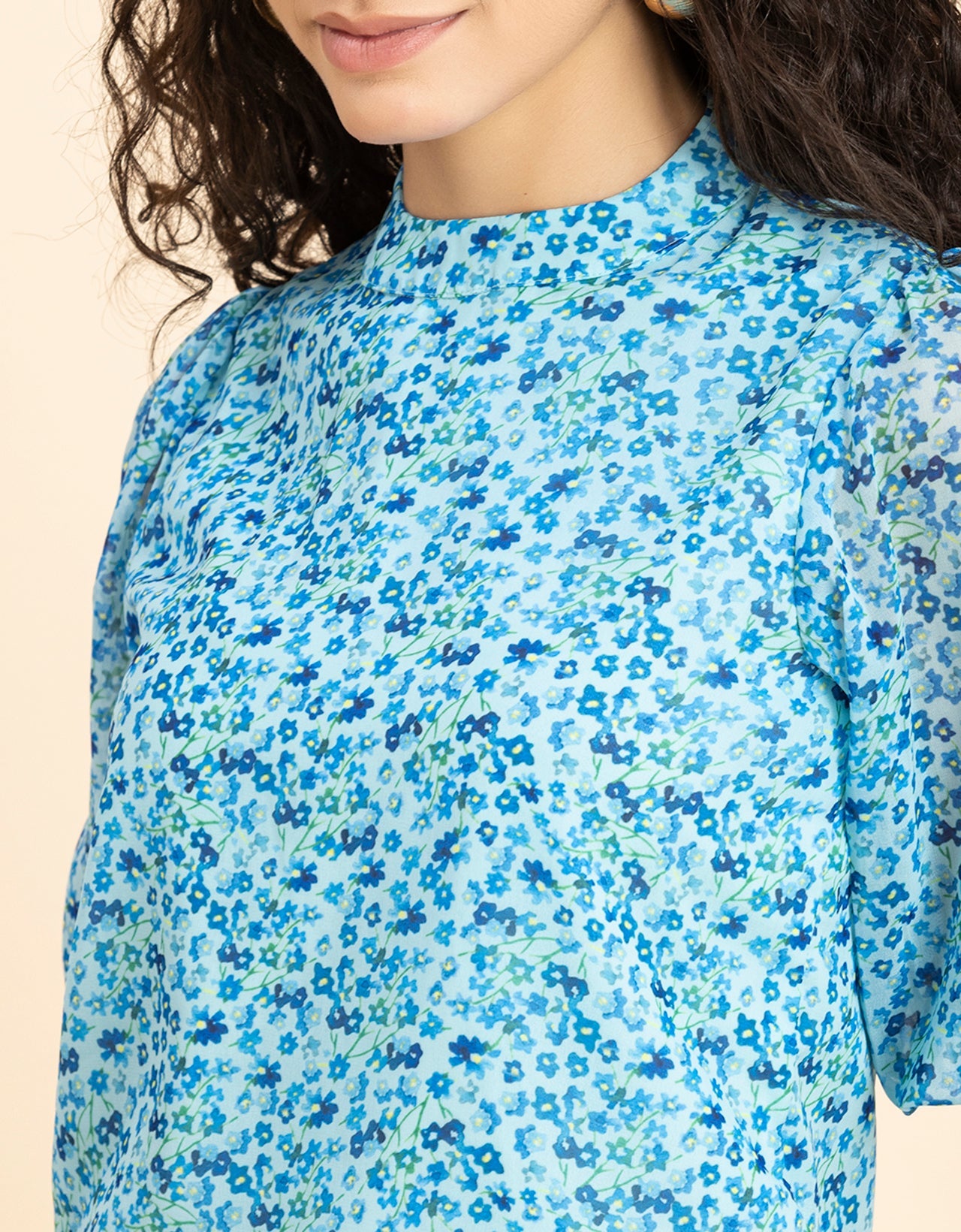 Turtle Neck Quarter Sleeves