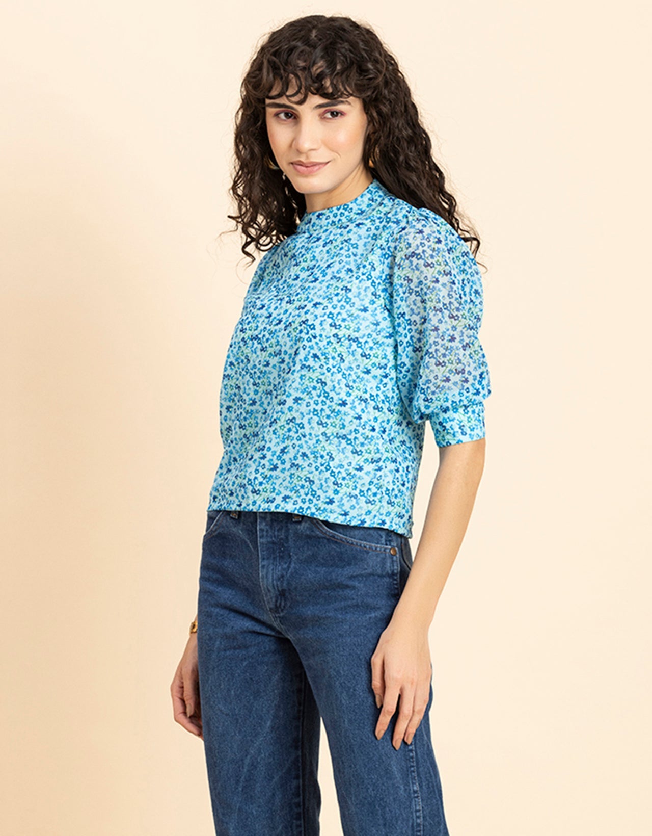 Turtle Neck Quarter Sleeves