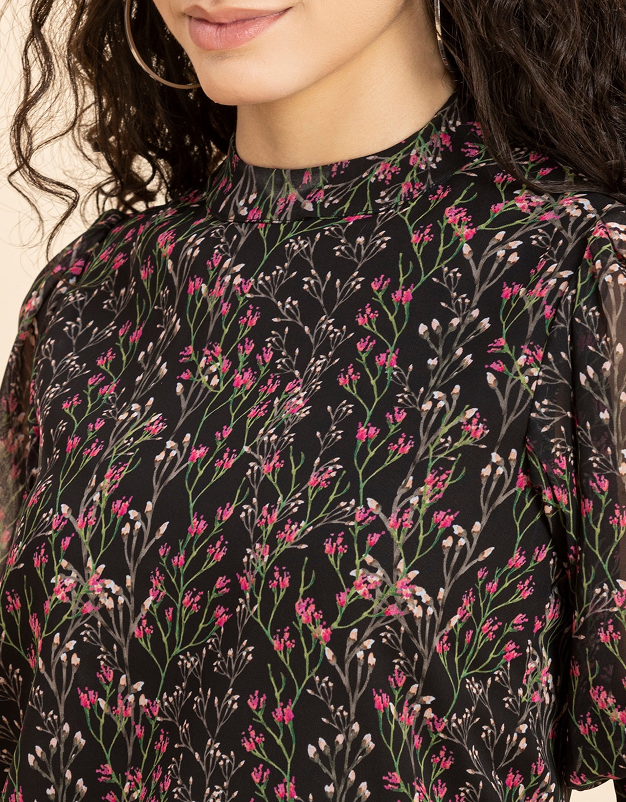 Turtle Neck Quarter Sleeves