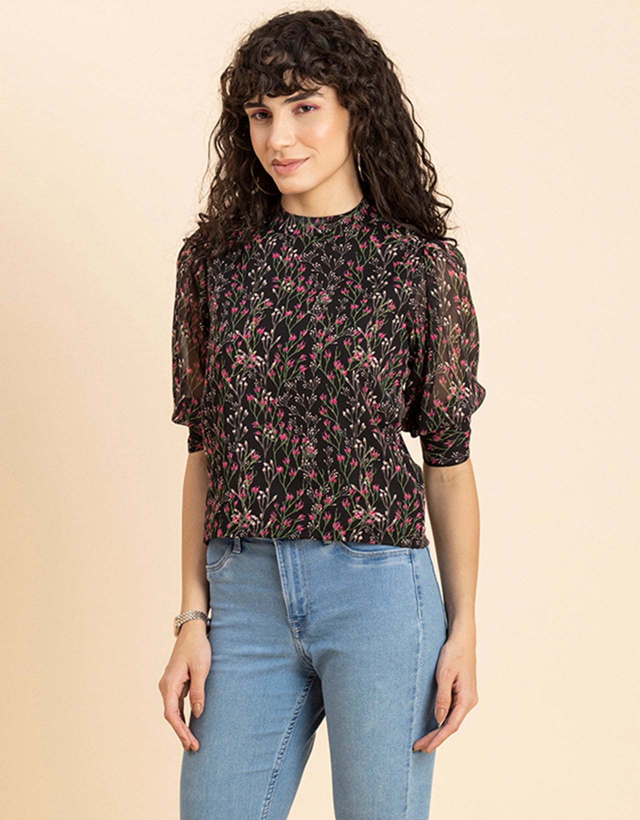 Turtle Neck Quarter Sleeves