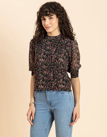 Turtle Neck Quarter Sleeves
