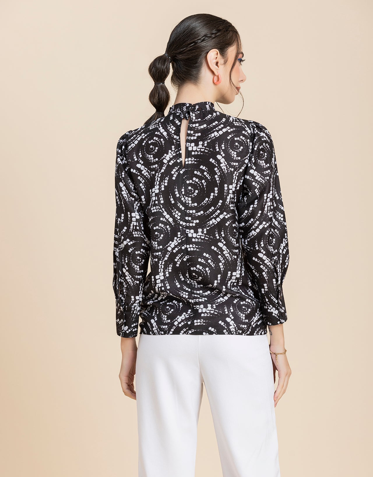 Ban Collar Long Cuff Top