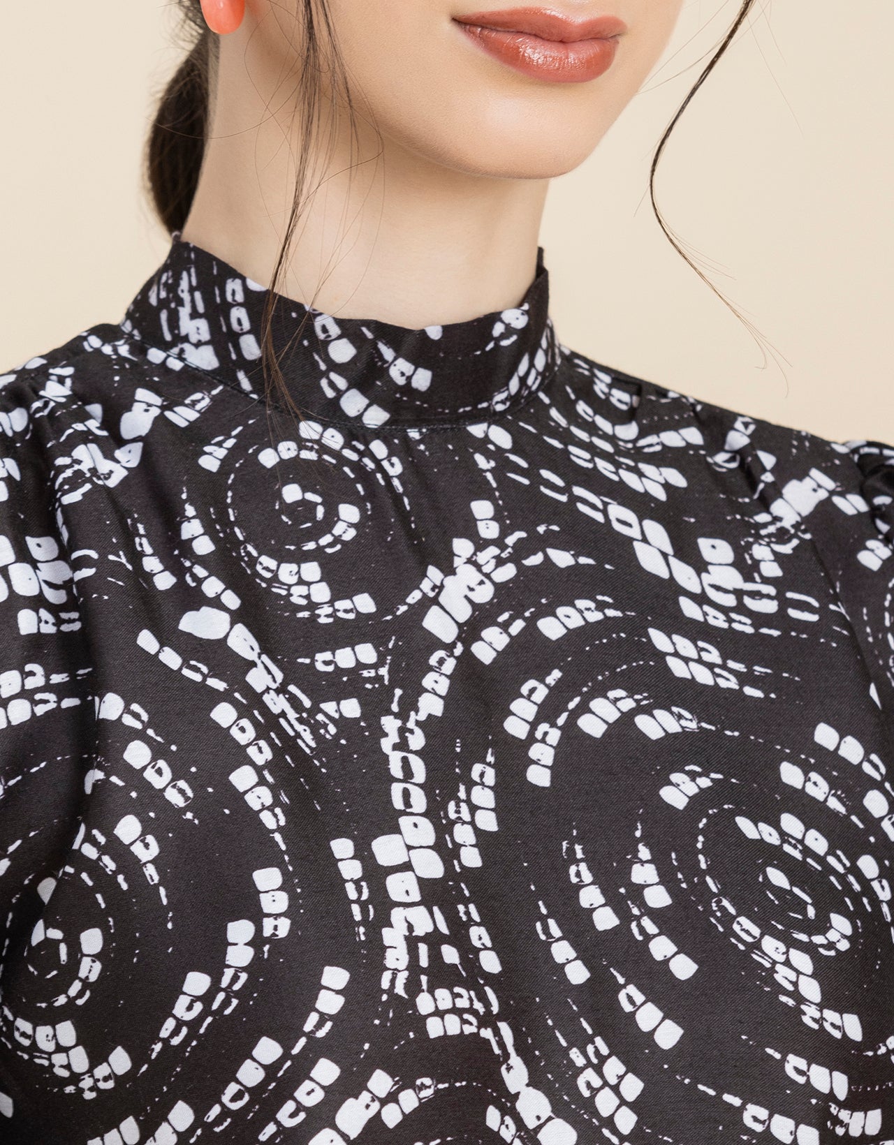 Ban Collar Long Cuff Top