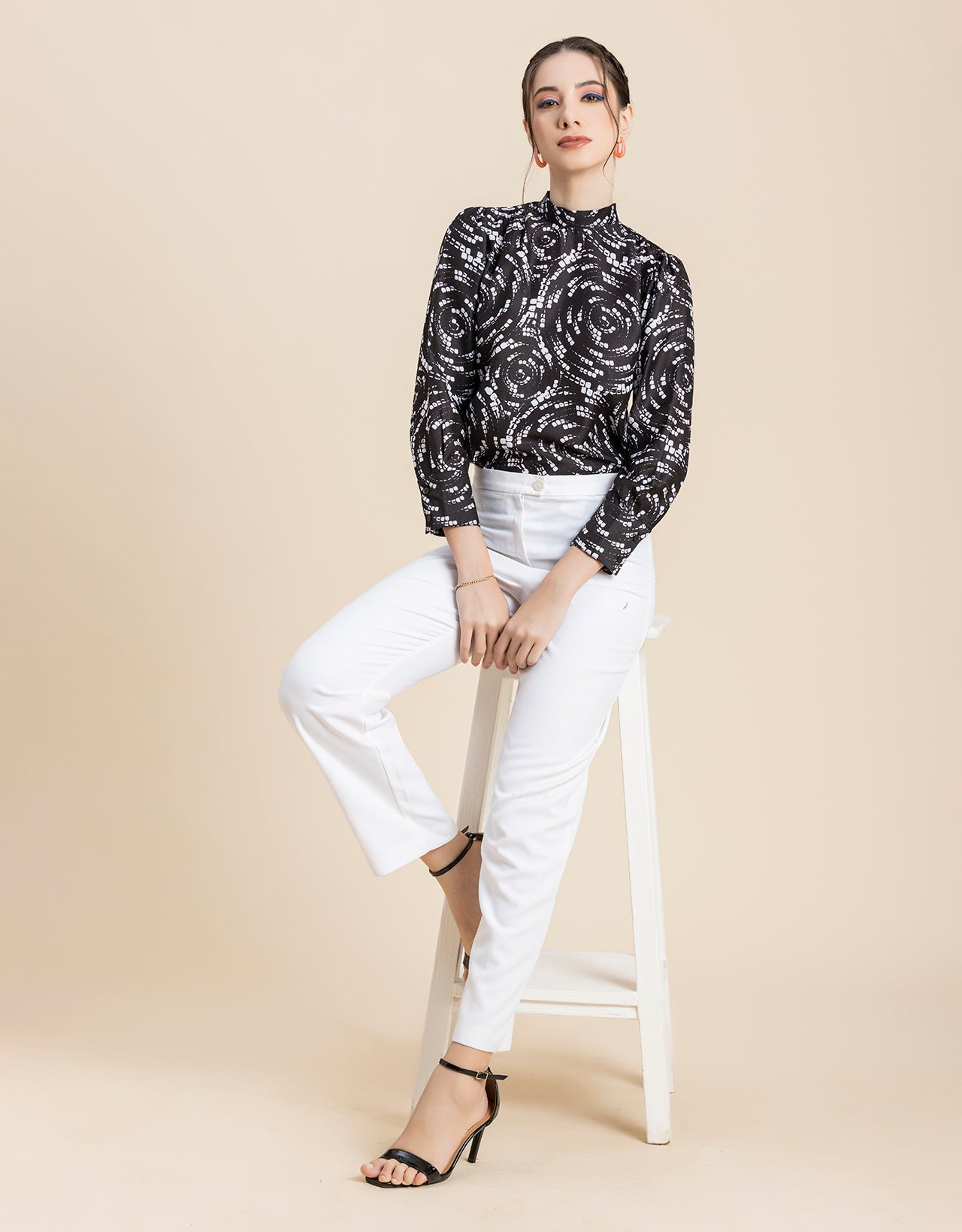 Ban Collar Long Cuff Top
