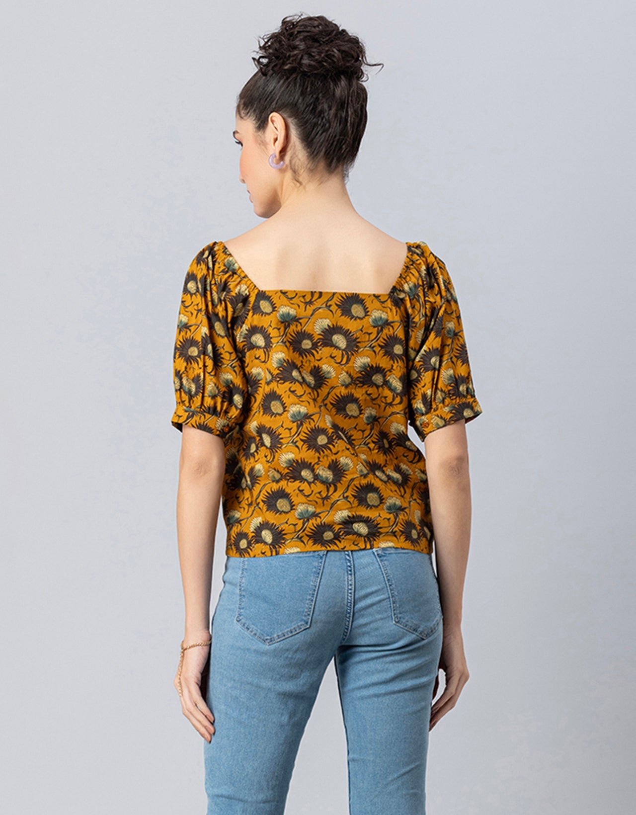 Square Neck Puffed Sleeves