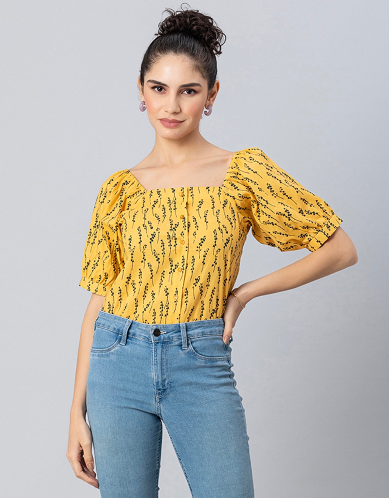 Square Neck Puffed Sleeves