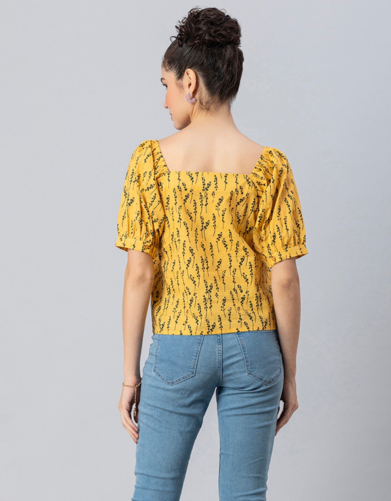 Square Neck Puffed Sleeves