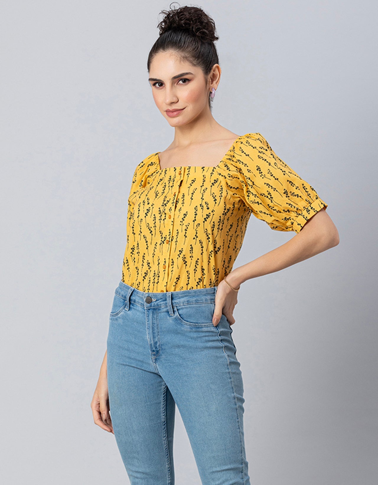 Square Neck Puffed Sleeves