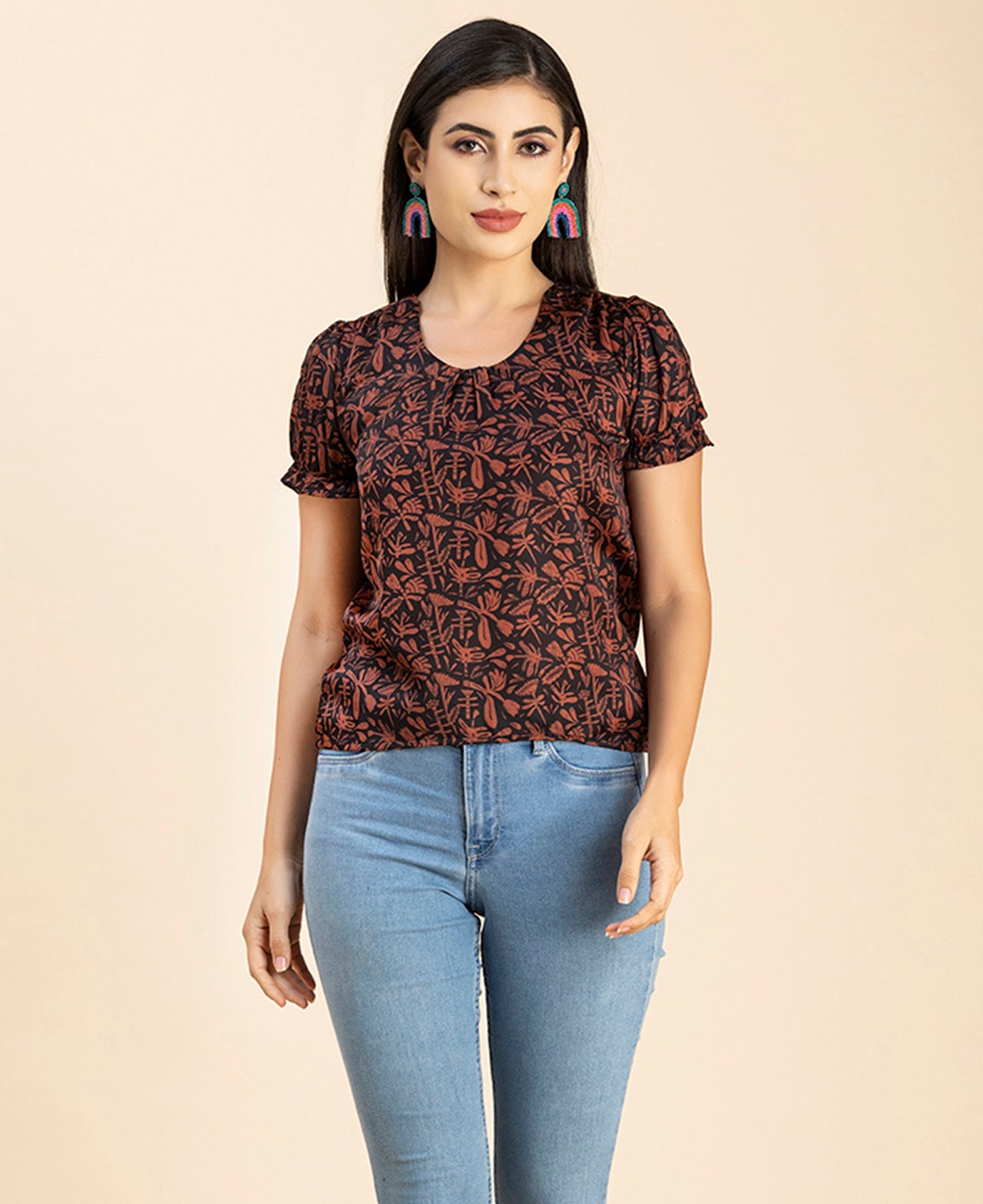 Round Neck Puffed Sleeves
