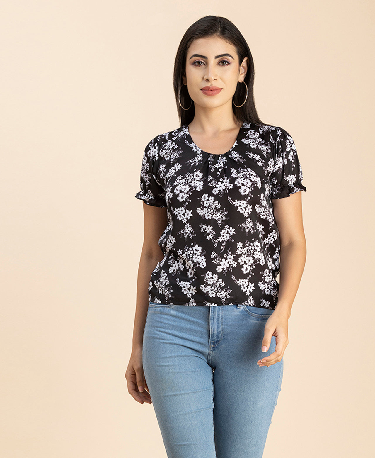 Round Neck Puffed Sleeves