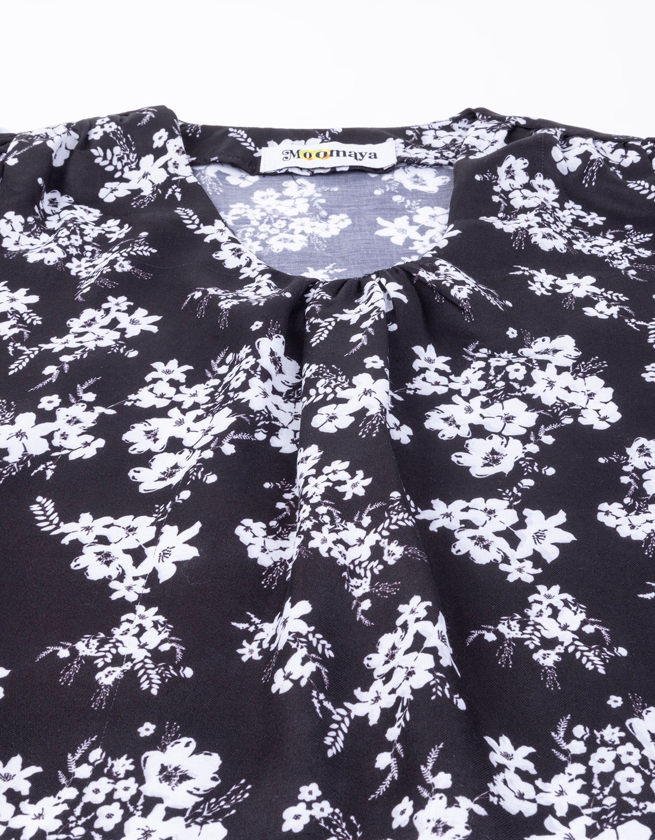 Round Neck Puffed Sleeves