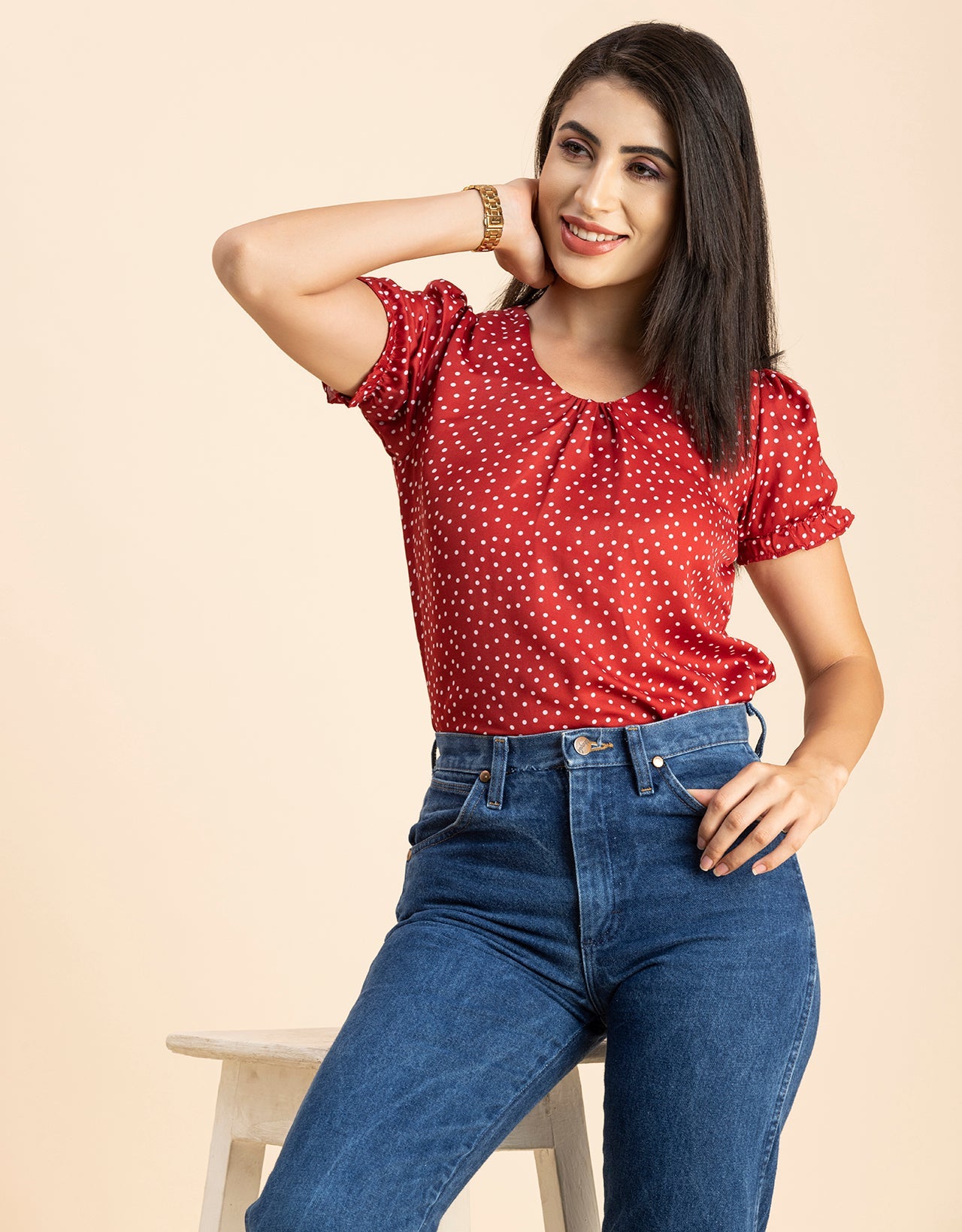 Round Neck Puffed Sleeves
