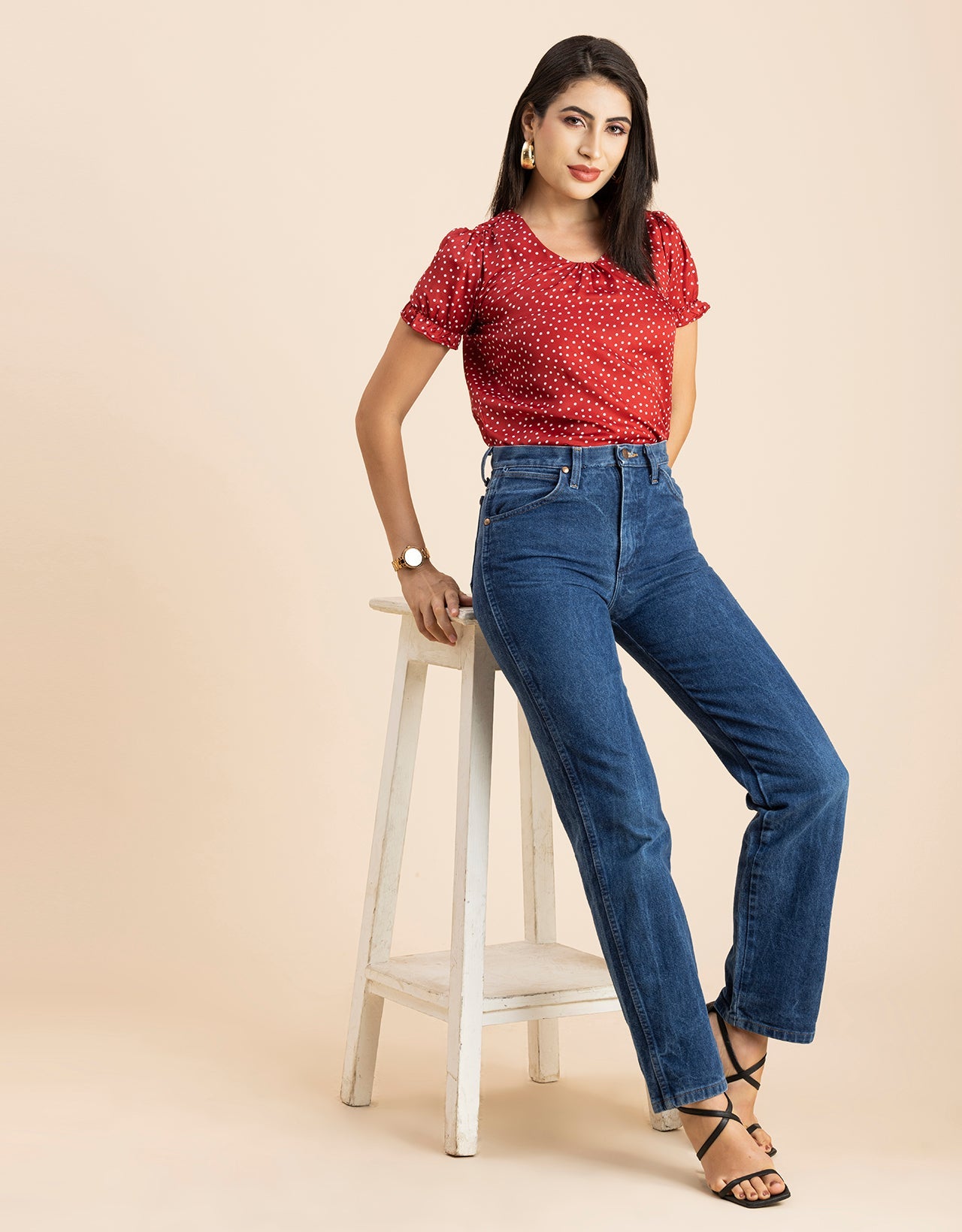Round Neck Puffed Sleeves