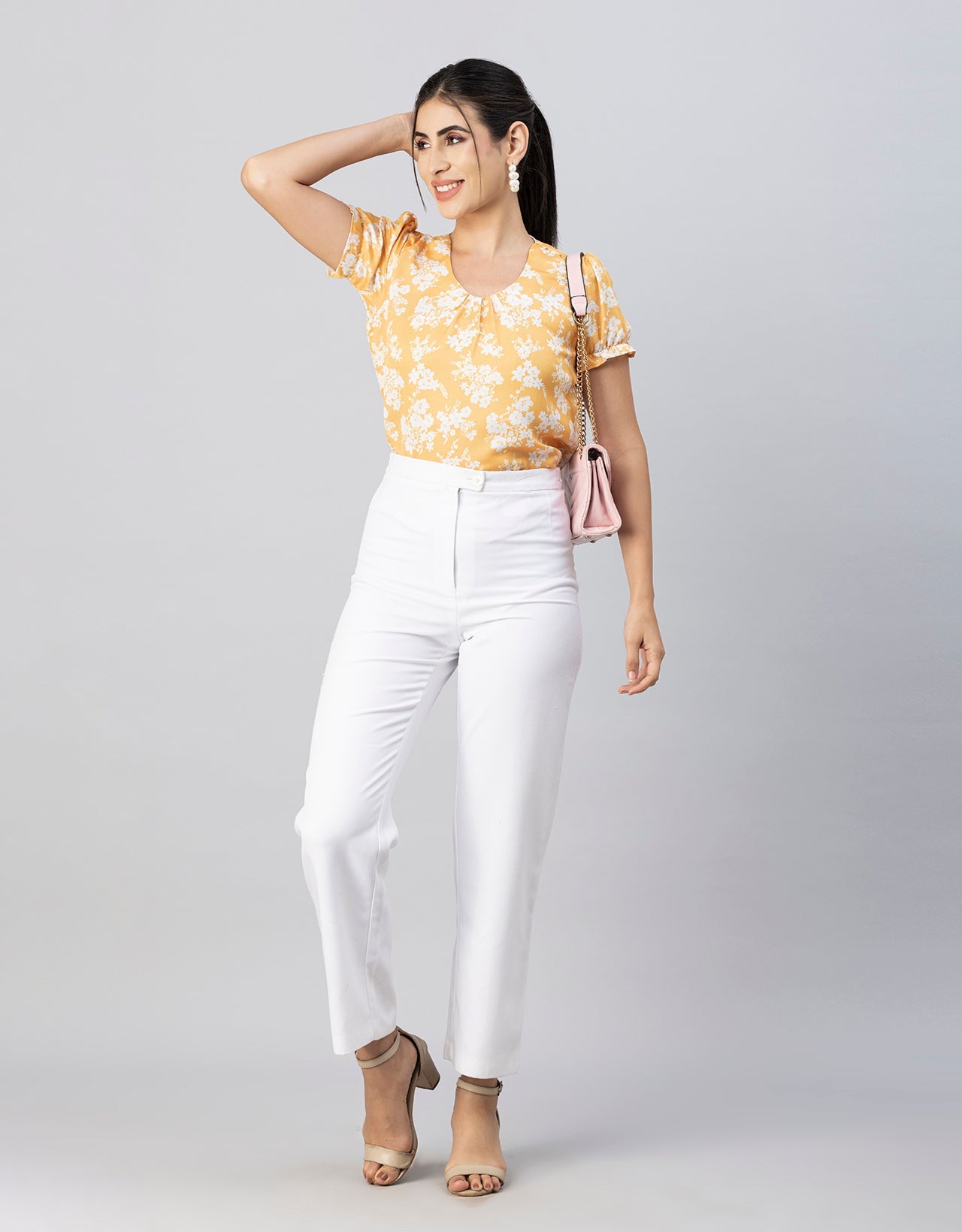 Round Neck Puffed Sleeves