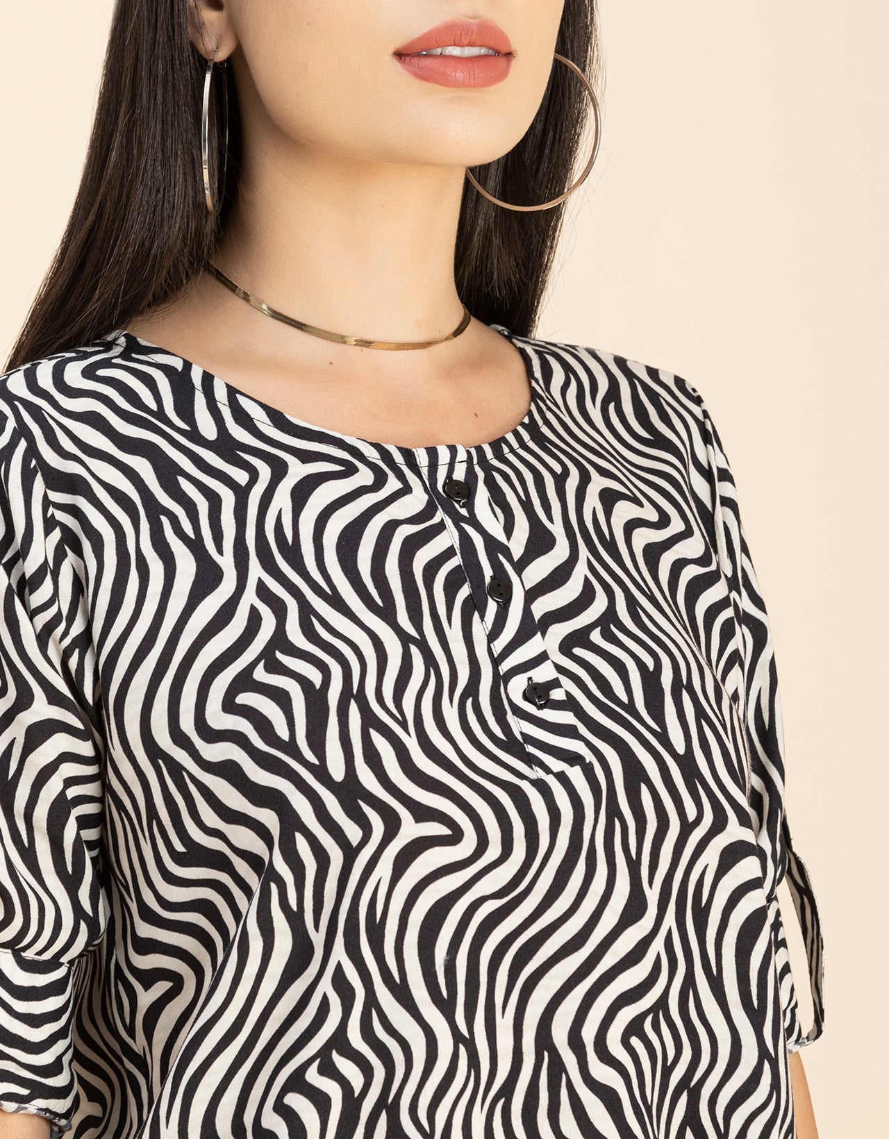 Round Neck Button Placket