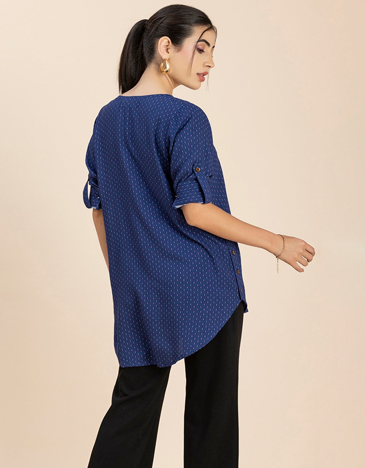 Round Neck Button Placket