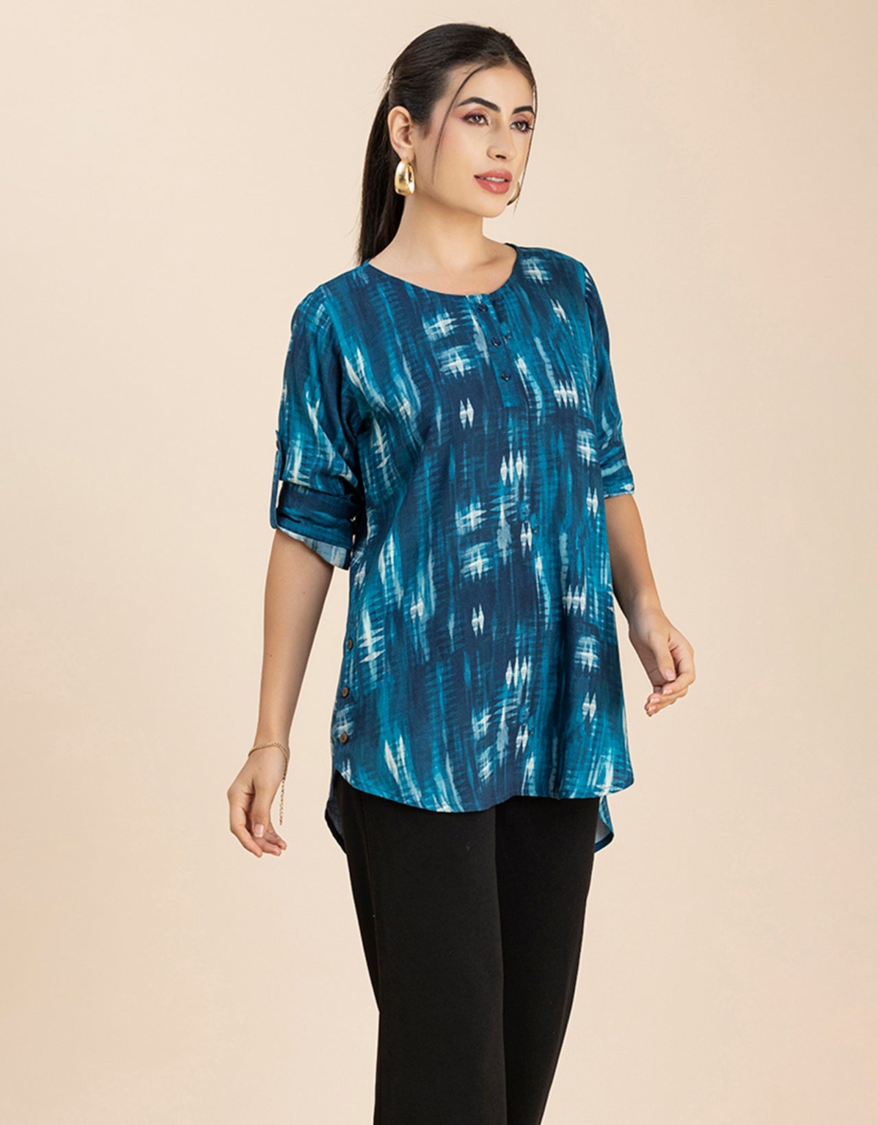Round Neck Button Placket