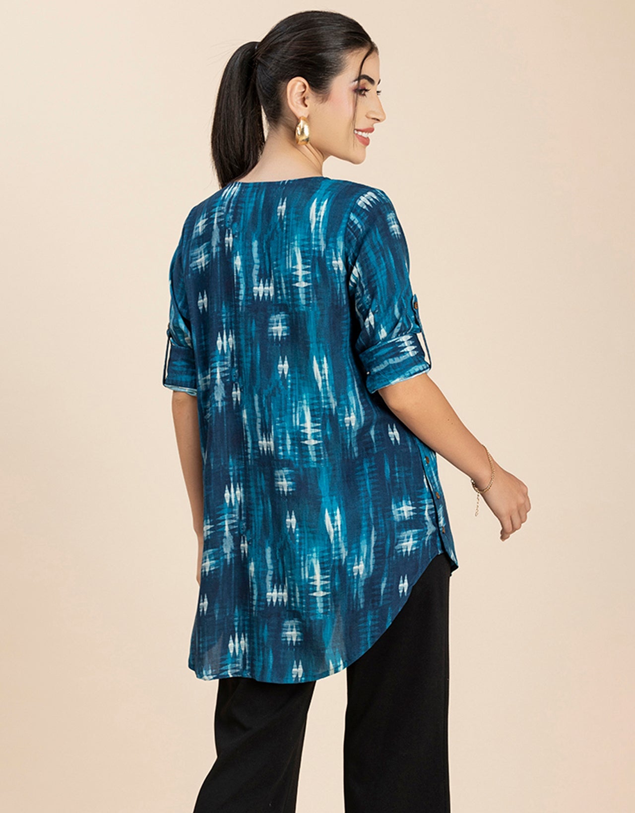 Round Neck Button Placket