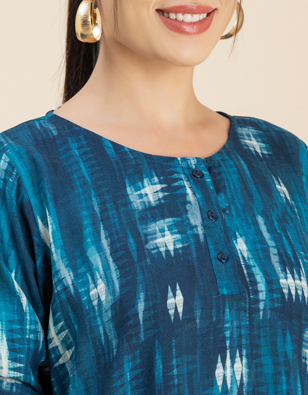 Round Neck Button Placket