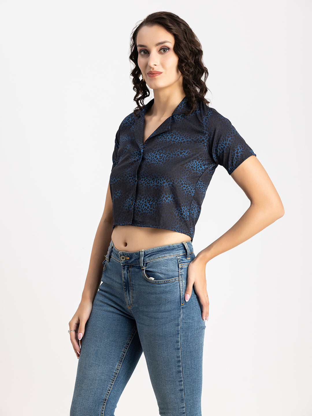 Crop Shirt Buttoned