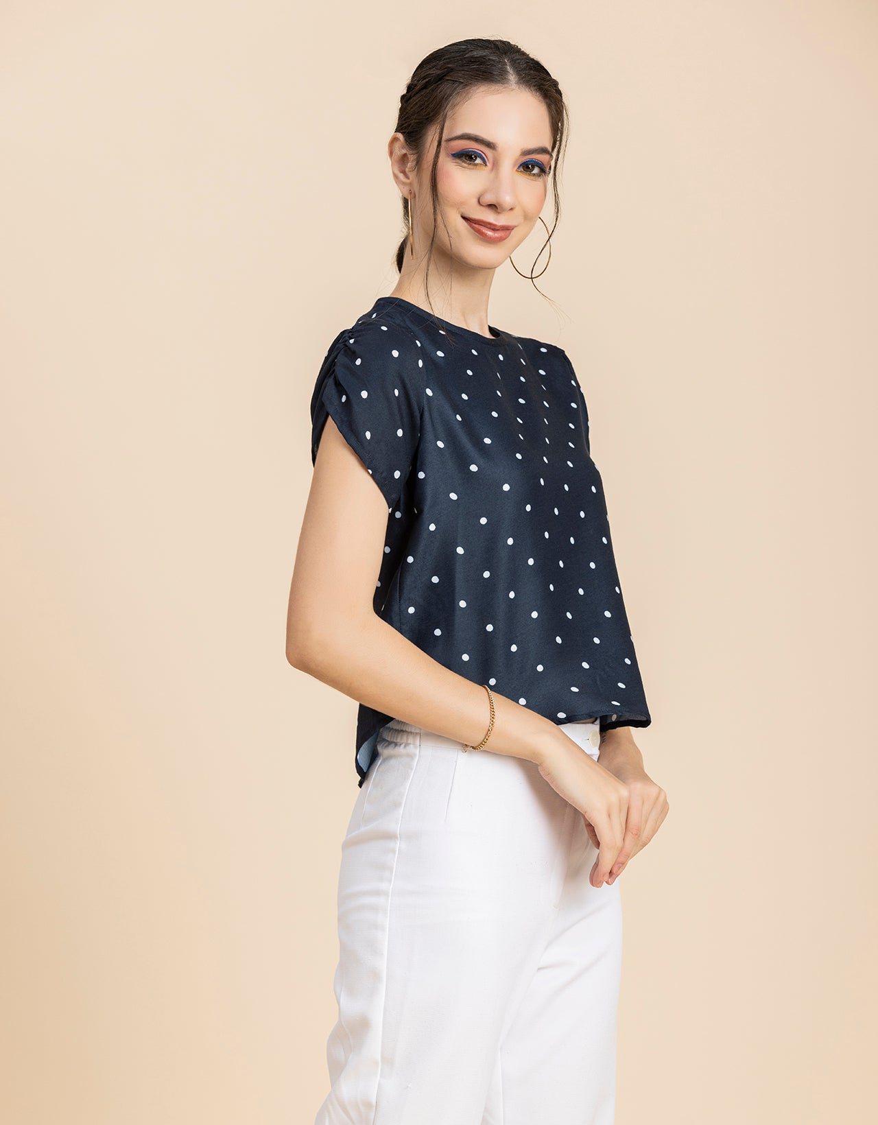 Round Neck Petal Sleeves