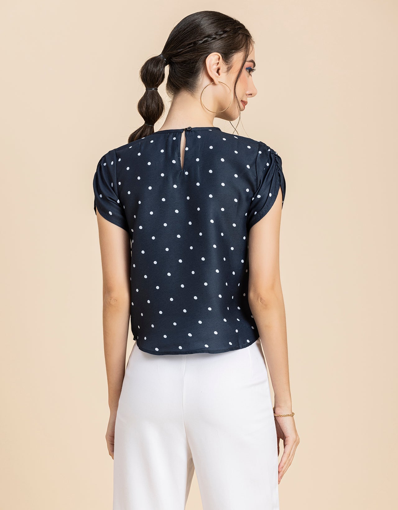 Round Neck Petal Sleeves