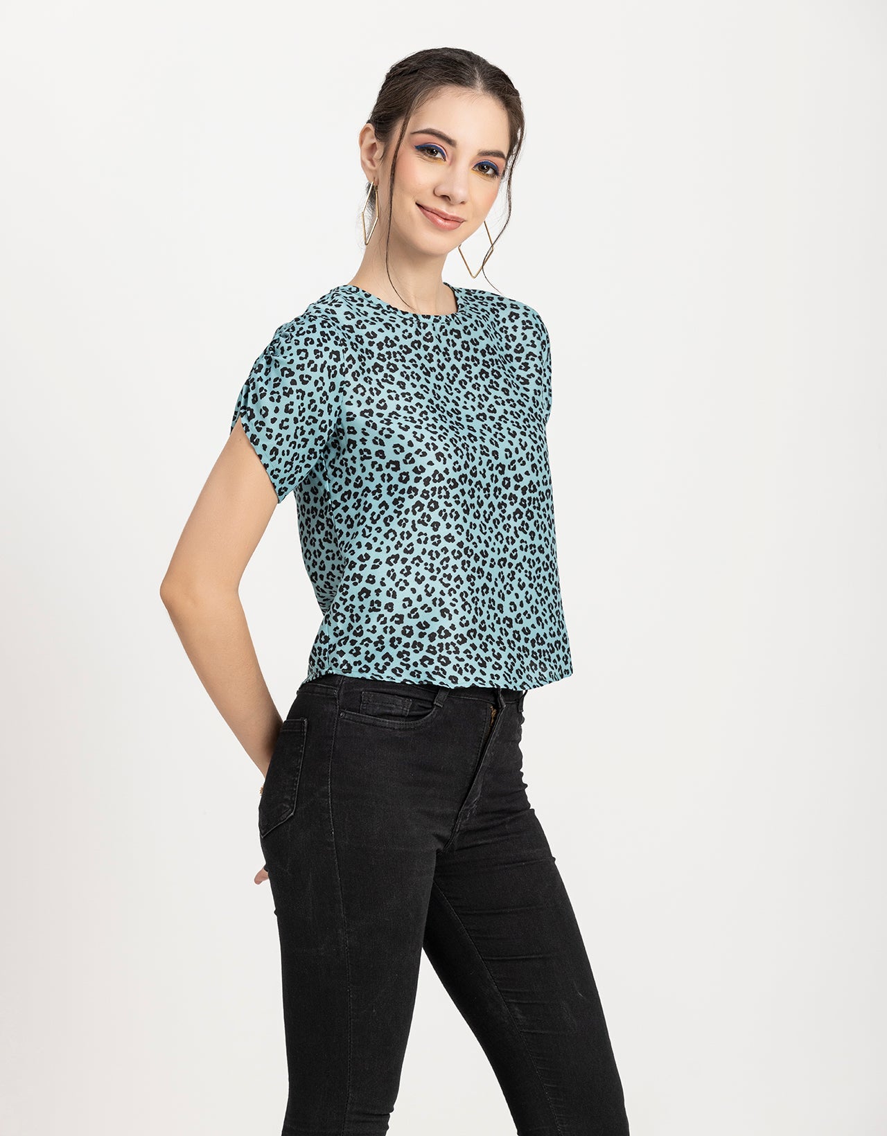 Round Neck Petal Sleeves