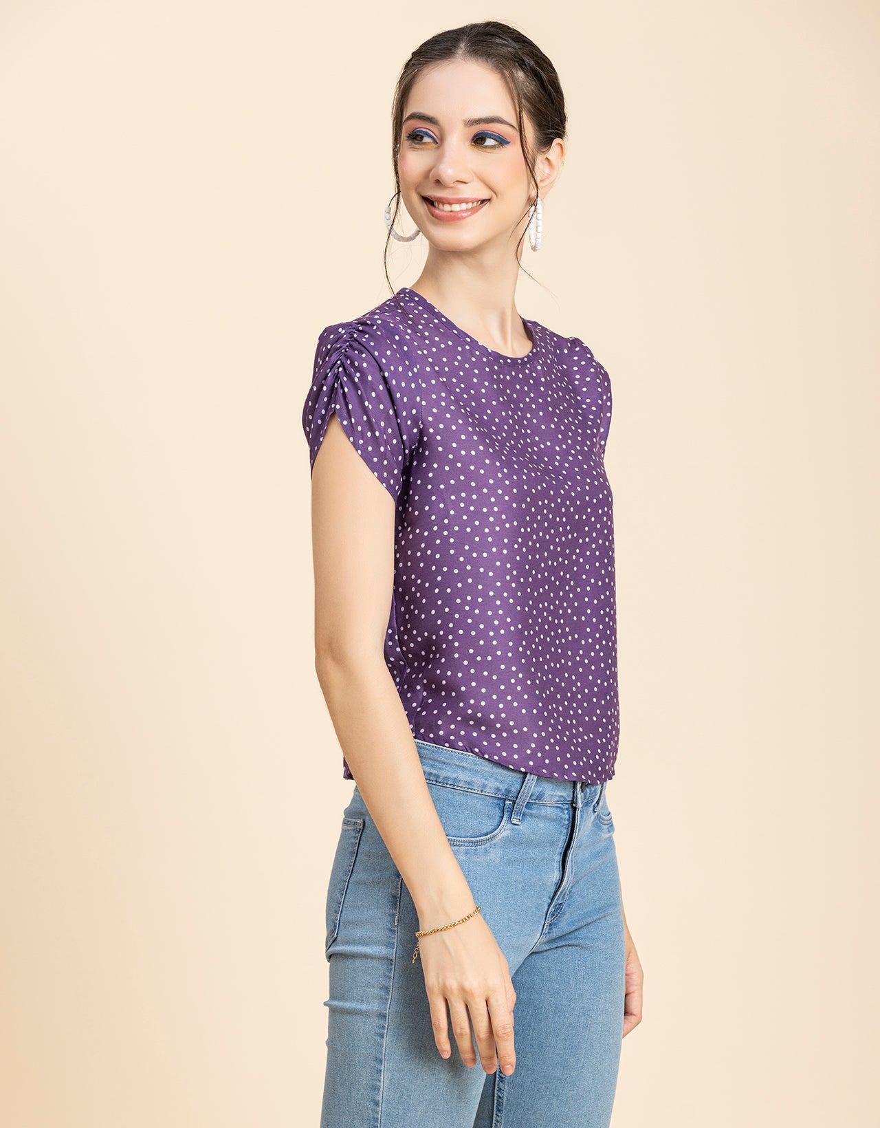 Round Neck Petal Sleeves